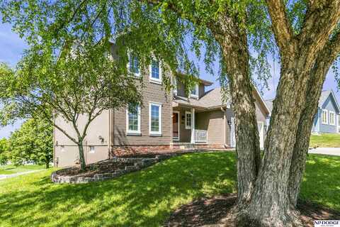16011 Lindenwood Circle, Bennington, NE 68007