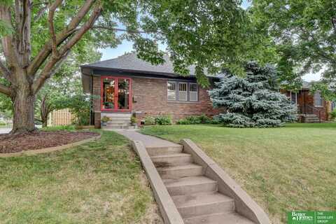 2002 N 49 Street, Omaha, NE 68104