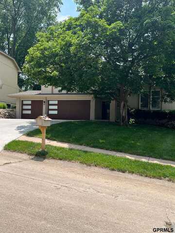 15025 Brookside Circle, Omaha, NE 68144