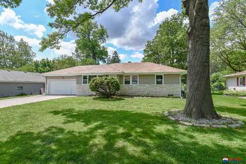 7319 Manderson Street, Omaha, NE 68134