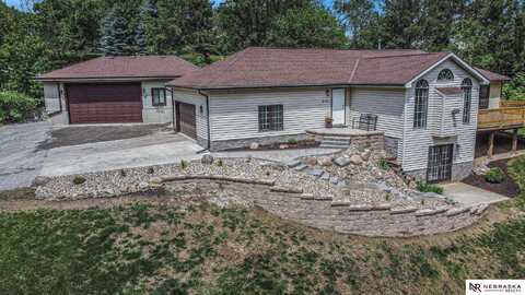 606 Pioneer Drive, Fort Calhoun, NE 68023