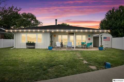 112 W Lakeshore Drive, Lincoln, NE 68528