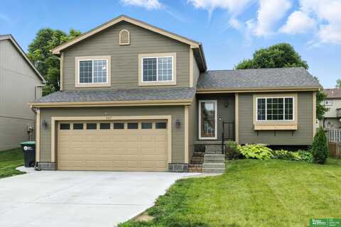 8015 Howell Street, Omaha, NE 68122
