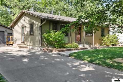 7026 Y Street, Lincoln, NE 68505