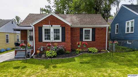 6715 N 33rd Street, Omaha, NE 68112