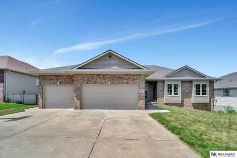 905 Chicory Lane, Hickman, NE 68372