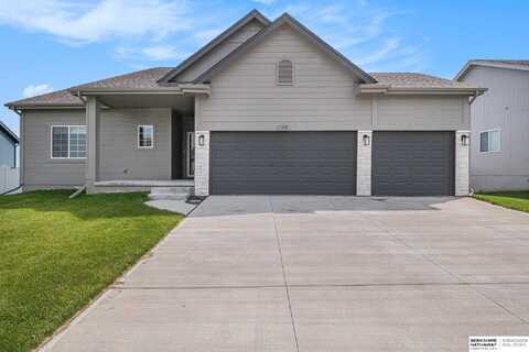 11120 Reynolds Street, Omaha, NE 68142