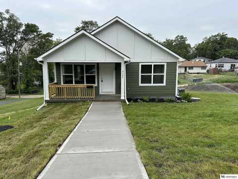 4522 N 40 Street, Omaha, NE 68111