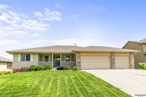 1804 Longview Street, Papillion, NE 68133