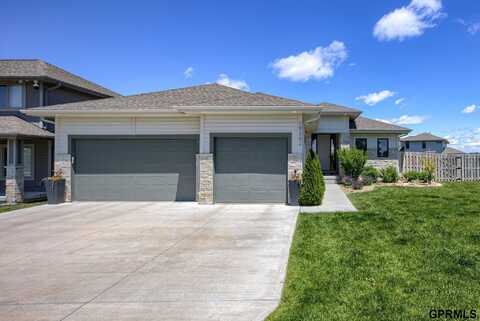 19202 Taylor Circle, Elkhorn, NE 68022