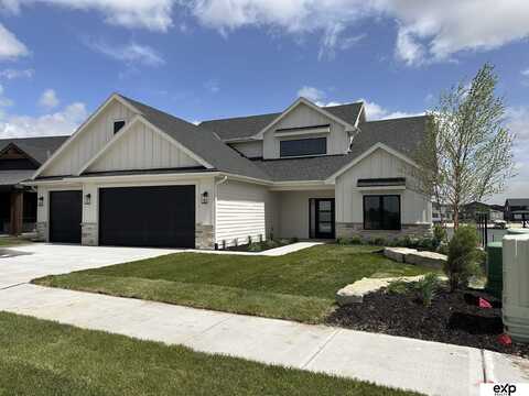 28574 Jessie Circle, Valley, NE 68064