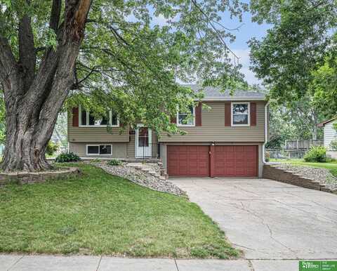 7119 Pine Drive, La Vista, NE 68128