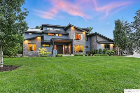 9313 Davenport Street, Omaha, NE 68114