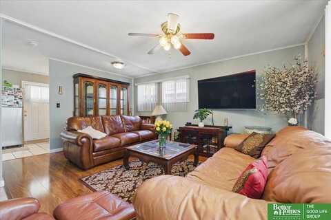 7616 Western Avenue, Omaha, NE 68114