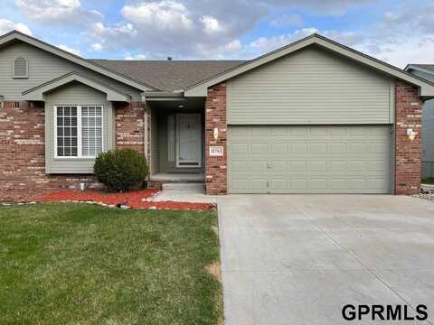 11703 Lakeview Drive, Papillion, NE 68133
