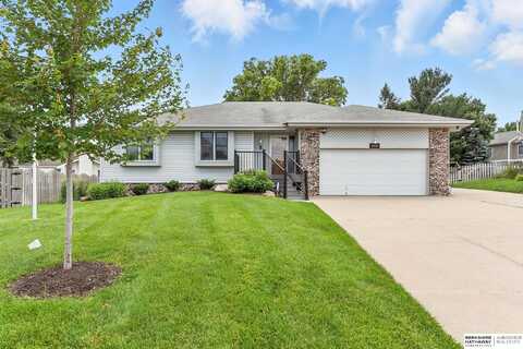 17117 Hickory Circle, Omaha, NE 68130