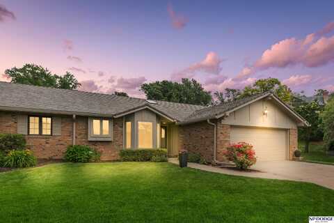 9962 Fieldcrest Drive, Omaha, NE 68114