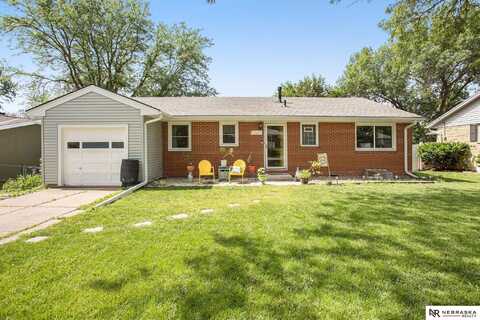 2431 Saint Thomas Drive, Lincoln, NE 68502