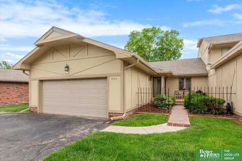 6024 Oakcrest Plaza, Omaha, NE 68137