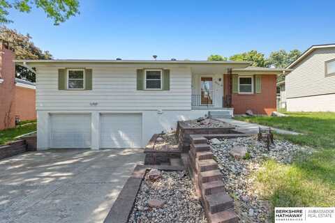 8832 Spaulding Circle, Omaha, NE 68134