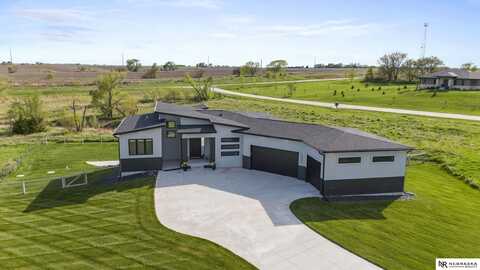 15633 Fox Run Road, Bennet, NE 68317