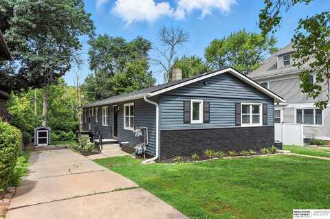 1132 S 33rd Street, Omaha, NE 68105