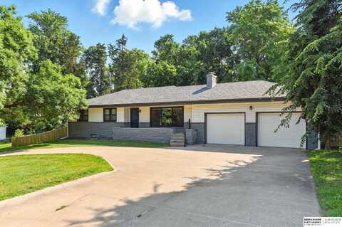 2621 S 105th Street, Omaha, NE 68124