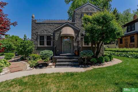 523 N 52nd Street, Omaha, NE 68132