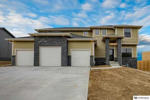 10903 Ranch Drive, Papillion, NE 68046