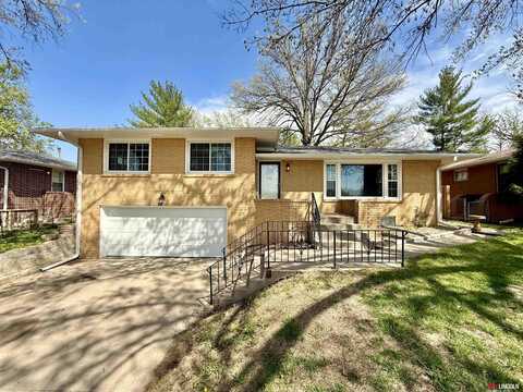830 S 70th Street, Lincoln, NE 68510