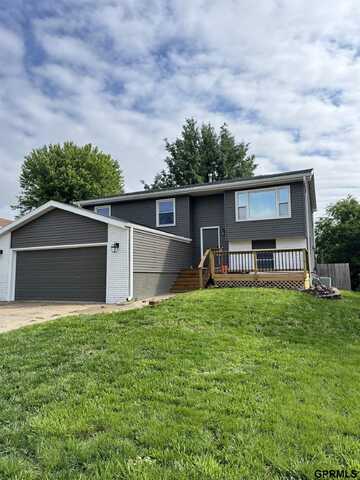 600 W Burt Drive, Lincoln, NE 68521