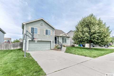 13913 Springview Drive, Papillion, NE 68133
