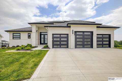 3925 S 210th Avenue, Elkhorn, NE 68022