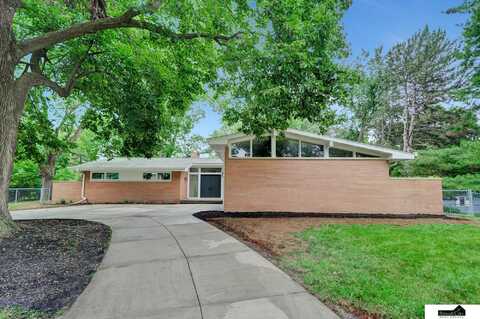 6123 A Street, Lincoln, NE 68506