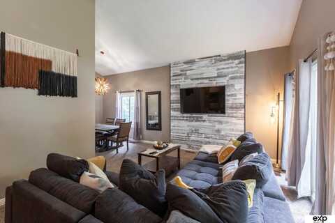16024 martha Circle, Omaha, NE 68130