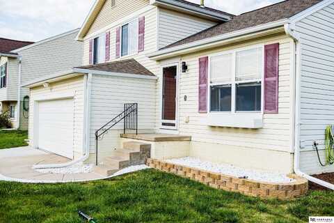 7925 South 157th Street, Omaha, NE 68136