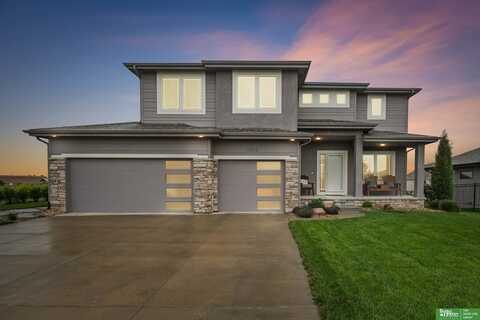 7806 Von Street, Papillion, NE 68046