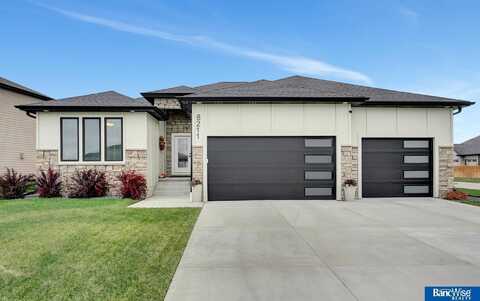 8211 S 97th Street, Lincoln, NE 68526