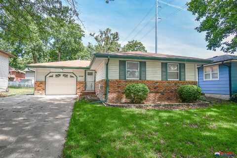 5540 Spruce Street, Lincoln, NE 68516