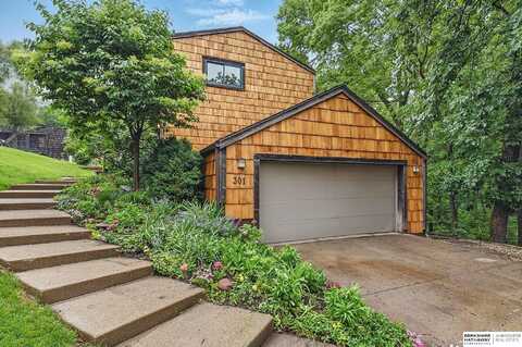 301 Oakridge Court, Bellevue, NE 68005