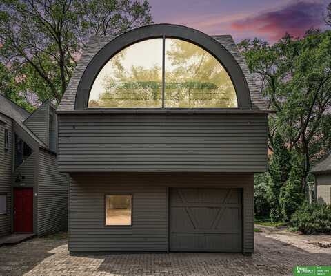 6009 Lafayette Court, Omaha, NE 68132