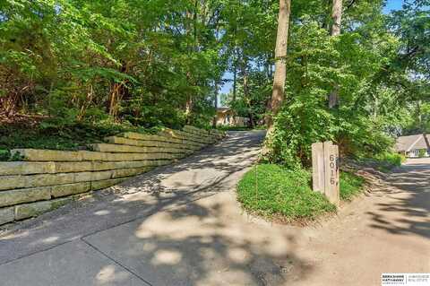 6016 Country Club Oaks Place, Omaha, NE 68152