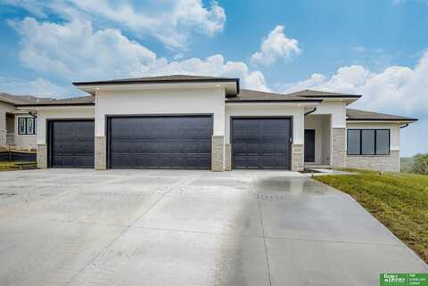 10110 Laramie Street, Papillion, NE 68046