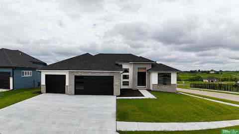 5620 N 212th Street, Elkhorn, NE 68022