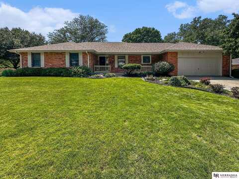 811 Rockhurst Drive, Lincoln, NE 68510