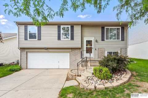 17612 Olive Street, Omaha, NE 68136