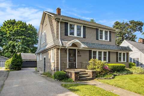 1324 Royce Avenue, Kalamazoo, MI 49001