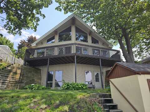 83140 Waldron Drive, Lawton, MI 49065