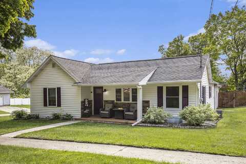 607 N Court Street, Stanton, MI 48888