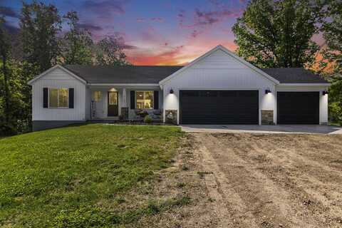 8114 E 72nd Street, Newaygo, MI 49337